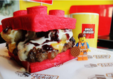 Hamburger a forma di LEGO: la novità dalle Filippine