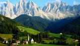 Un giorno al lago tra le montagne del nord Italia