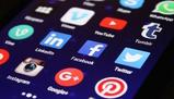 Amici su Facebook con il prof: sì o no?