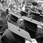 Frasi per laurea divertenti: i migliori auguri in rima e a sfottò da dedicare