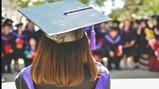 Invita i genitori alla laurea, ma era una bugia: studentessa scappa in treno