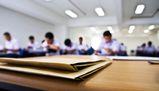 Ritorno a scuola, come si farà con i compiti in classe? C'è chi li mette in "quarantena"