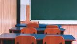 Scuola a settembre, mancano i banchi monoposto: segati in due quelli doppi