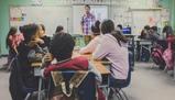 Stop alle chat fra studenti e professori, i ragazzi si ribellano al "divieto": "Poco utile e fuori dal tempo"