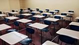 La rampa per disabili si rompe, scatta la Dad al contrario: prof a casa e studenti in classe