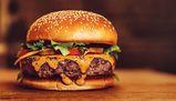 Il 28 maggio è l'Hamburger Day: il significato della ricorrenza e come festeggiarla al meglio