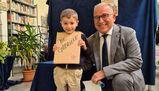 Il lettore dell’anno? Ha solo 5 anni: in dodici mesi ha preso 194 libri in prestito in biblioteca