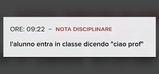 Entra in classe dicendo "Ciao prof" e prende la nota: è tutto vero