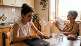 "Mia madre non vuole venire alla mia laurea perché fa troppo caldo a luglio": la confessione su Reddit che fa discutere