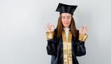 Maturità 2026, l’orale è sempre più una "mini-laurea": abiti eleganti, corone d'alloro e feste in stile Gran Premio per 7 studenti su 10