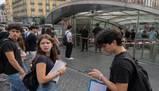 L'incubo diventa realtà: la metro si rompe e i maturandi rimangono a piedi prima della Maturità