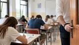 Maturità 2026, uscire dall’aula durante il compito: dopo quanto tempo è permesso e quali sono le regole