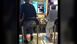 A 86 anni giocano a Dance Dance Revolution: la coppia conquista il web