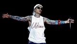 Ultimo, le frasi più belle delle sue canzoni da usare per dediche e social
