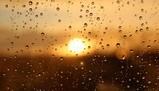 Zaino in spalla e ombrello a portata di mano: il meteo (pazzo) per il ritorno a scuola a settembre