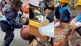 Altro che giro giro tondo: in Cina i bambini fanno atletica e imparano le basi dei mestieri