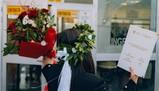 Frasi per la laurea divertenti: auguri in rima, sfottò e dediche originali per i neo-dottori