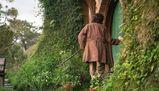 Elijah Wood è di nuovo Frodo: le prime foto dal set di The Hunt for Gollum