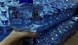 Estet Water diventa virale: la bottiglia d'acqua che si usa come un manubrio