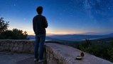 "Il cielo stellato sopra di me": la frase di Kant che ricorda quanto siamo piccoli e grandi insieme