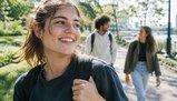 Meno palestra, più passeggiate e nuovi amici: perché la Gen Z si è appassionata al walkmaxxing
