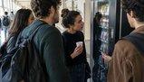 Rincari alle macchinette della Sapienza: gli studenti distribuiscono caffè gratis per protesta