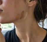 Come scegliere il colore perfetto del fondotinta in 3 mosse infallibili