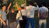 La sindaca che va al parco con gli studenti bulli: “Hanno bisogno di essere ascoltati”
