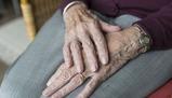 Il disadattamento senile: sfide emotive e sociali nella terza età