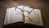 Arthur Conan Doyle: Vita, Spiritualismo e il Genio di Sherlock Holmes