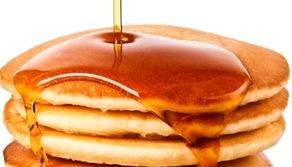 Pancakes americani con sciroppo d'acero