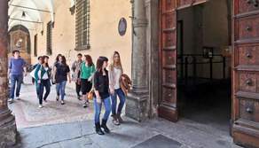Università Bologna: vietato criticare sui social
