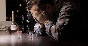 Studente ubriaco insulta il professore con una mail. Ecco la sua risposta!