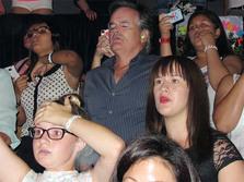 Foto di papà molto tristi ai concerti degli One Direction