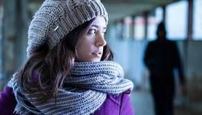 Stalking, 1 ragazzo su 10 ne è vittima