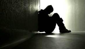 Ferito e umiliato: i bulli condividono video online