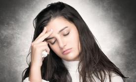 Bullizzata per un mal di testa: lascia la scuola