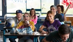 5 motivi per cui ogni universitario rimpiange i compagni delle superiori