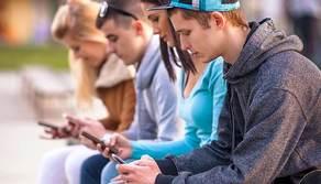 Chat, selfie e privacy: identikit Generazione Z