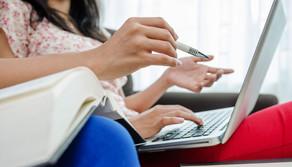 Maturità 2019: caccia ai commissari esterni, maturandi detective su Facebook