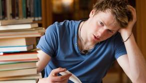 Compiti estivi? Studenti in alto mare, e c'è chi li copia