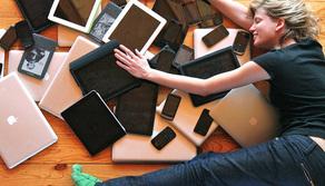 Hai l'ansia di rimanere senza social? Forse hai la sindrome FOMO