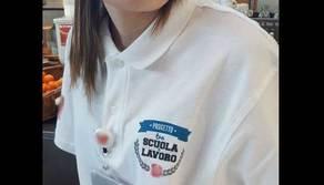 Alternanza scuola-lavoro alla stazione di servizio? La foto virale riaccende il dibattito