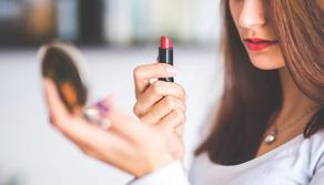 Primavera/estate 2017: cosa non può mancare per un make up da urlo