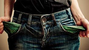 Cellulare rubato al prof: studenti pagano 5 euro l'uno