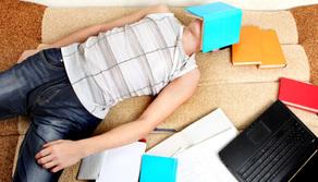 Panico, ansia e cattive abitudini: quando la Maturità nuoce alla salute