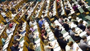 Università, nuovo boom d'iscritti. Le matricole scelgono le facoltà economiche e scientifiche