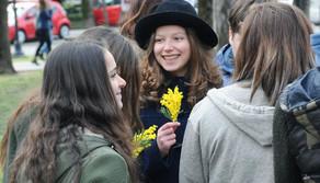 Ecco le ragazze della Gen Z: il modello? La mamma batte la Ferragni. E vorrebbero una donna Premier