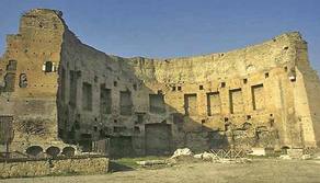 Evoluzione e Influenza della Casa Etrusca nell'Architettura Italiana