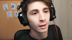 Favij bocciato 7 volte all’esame della patente